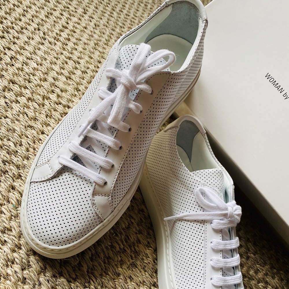 WOMAN by COMMON PROJECTS